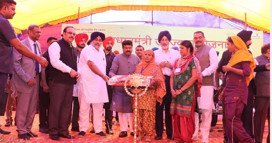 Minister of State and Petroleum and Natural Gas Dharmendra Pradhan in tarantaran