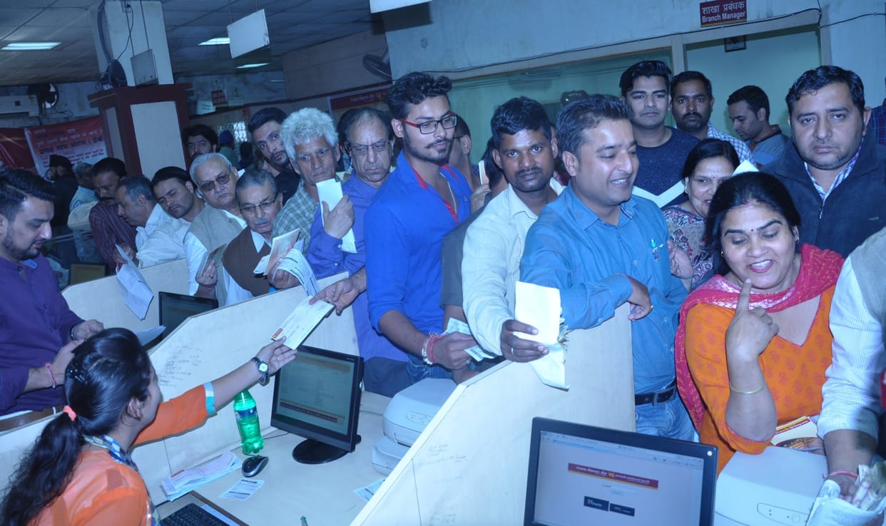 7 ways by which cash deposit at banks will be hassle free 