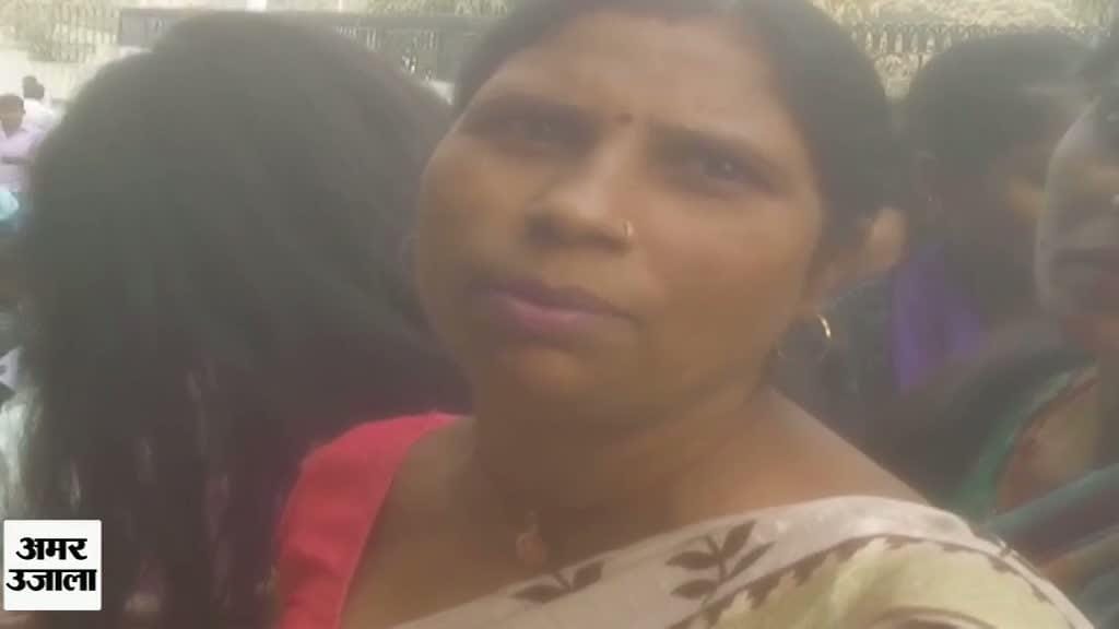 बैंक वक्त पर नहीं खुले
