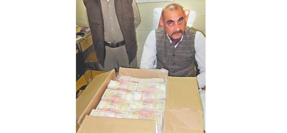 76 lakh rupee seized in mandi at police check post