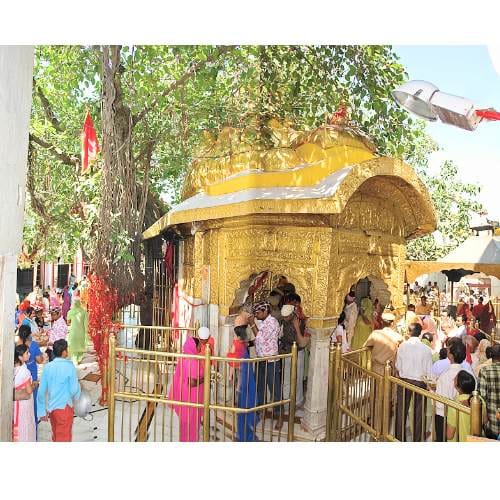 illegal practice in chintpurni temple to change black money into white money