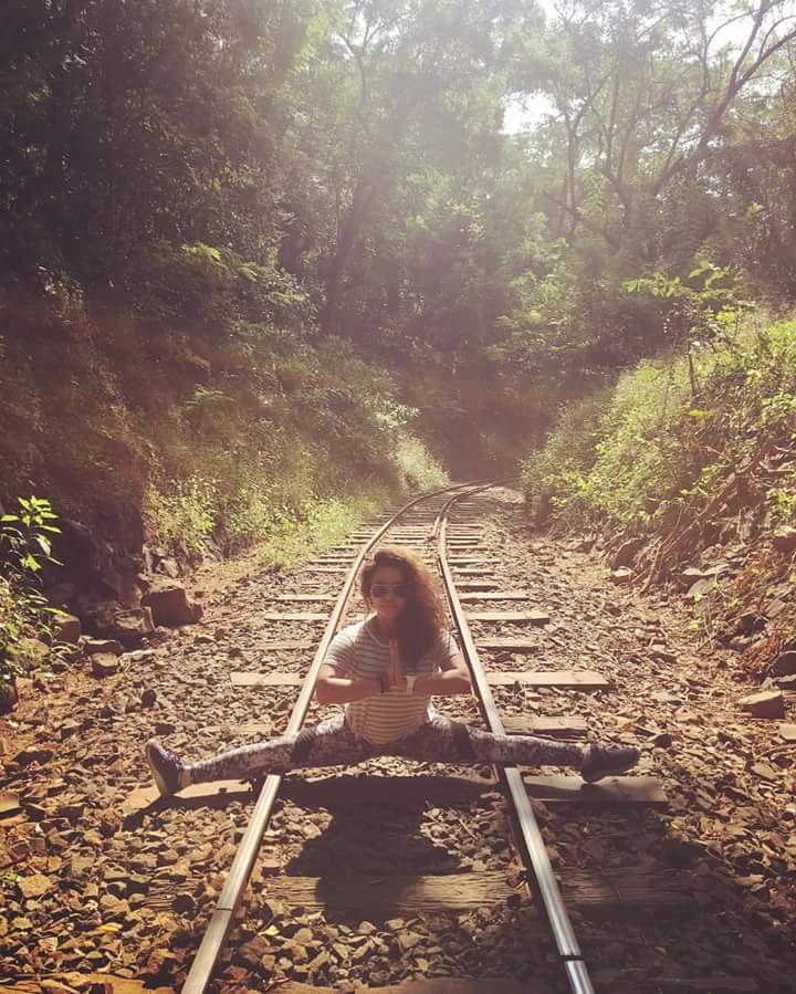 chitrashi rawat hot and stylish yoga