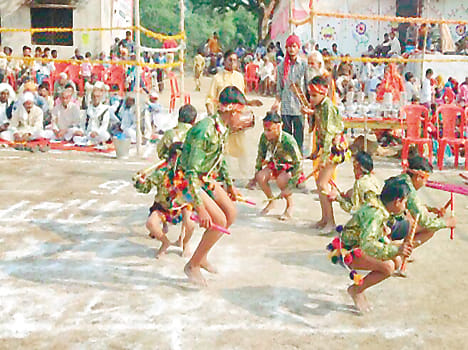 The three-day competition began dancing diwari
