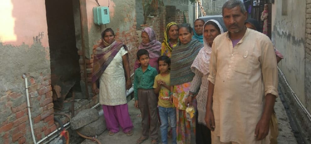 Roof and wall badly damage in fire, poors are in trouble