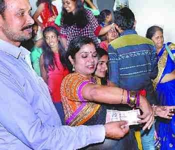 married happiness Bleached to Cash shortage 
