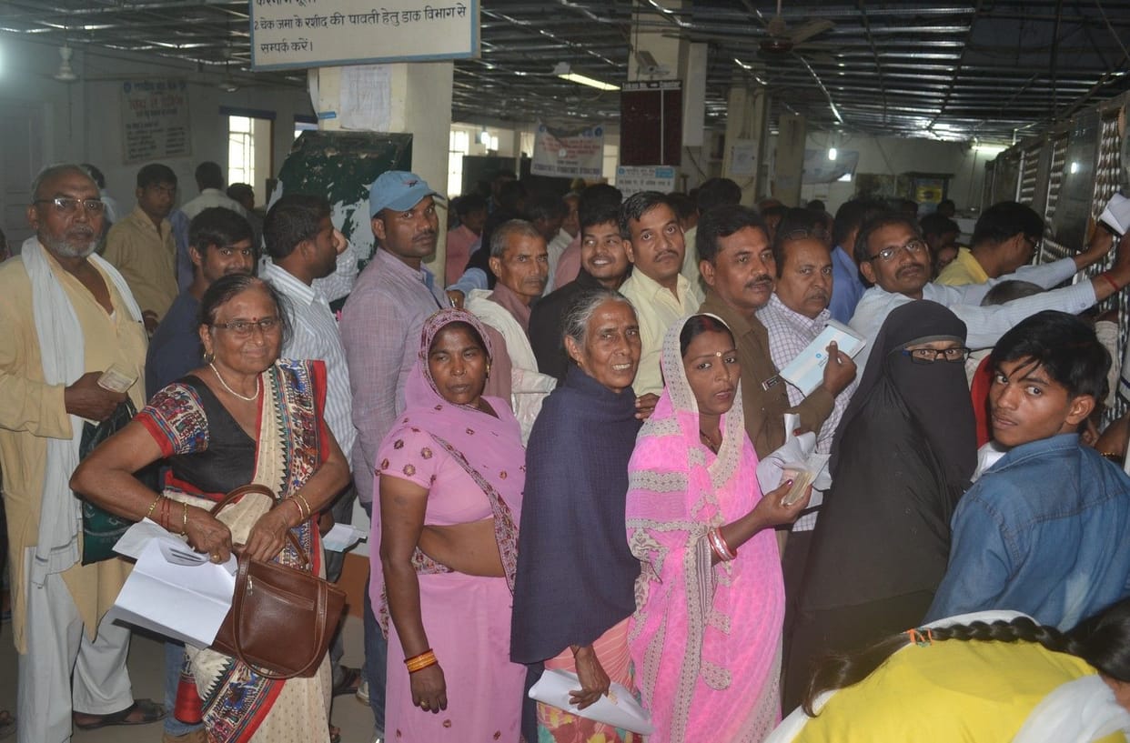 Banks engaged in long queues, people suffering
