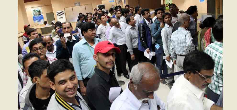 demonetization troubling bank employees a lot , their 10 problems