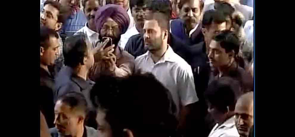Congress Vice president Rahul Gandhi in queue at SBI, Parliament street