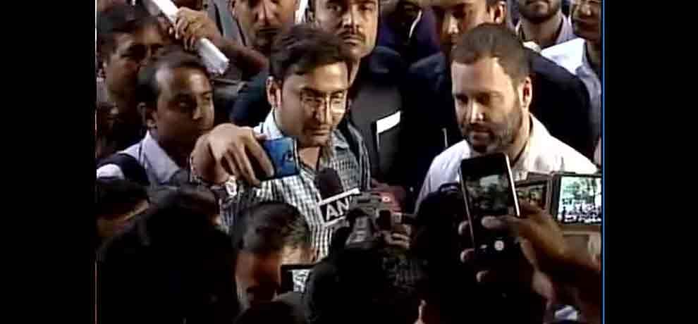 Congress Vice president Rahul Gandhi in queue at SBI, Parliament street