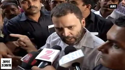 Rahul Gandhi stands in queue at SBI branch to show solidarity with common people