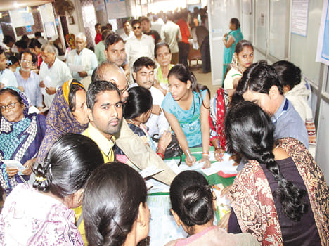 Drew crowds, the bank and the police harassed policeman