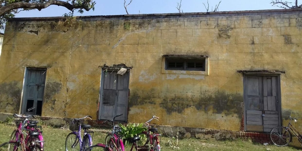 Daughters were studying in decaying building