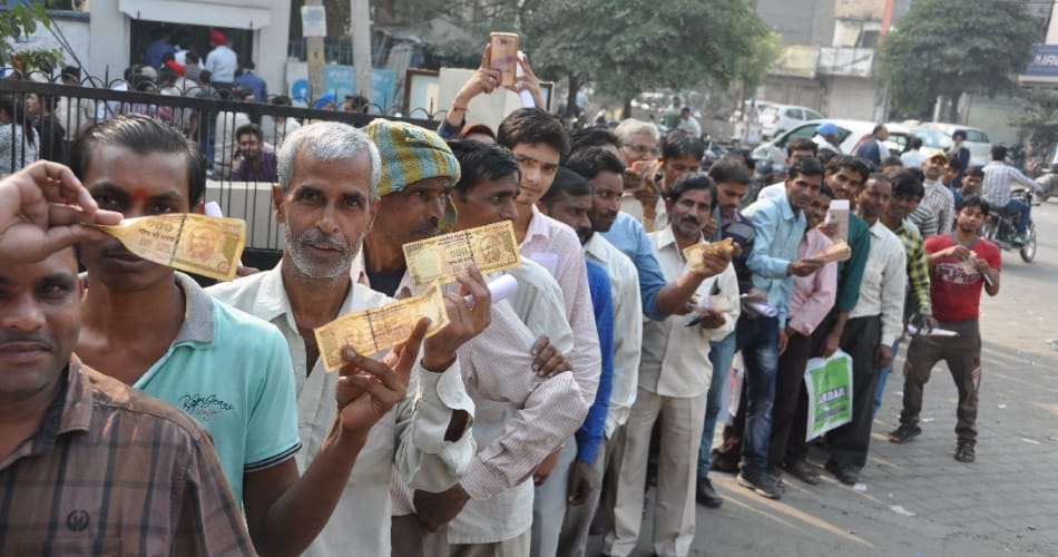 Many ATM off for the first day, scramble for cash