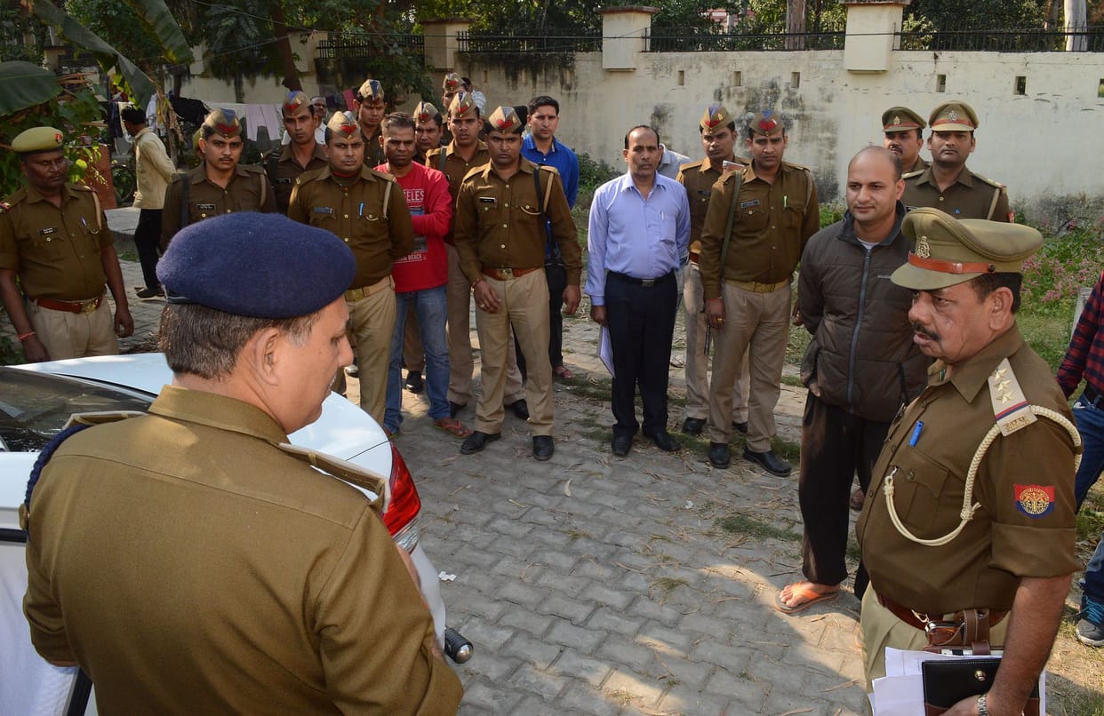 constable shoot herself in judge's compound