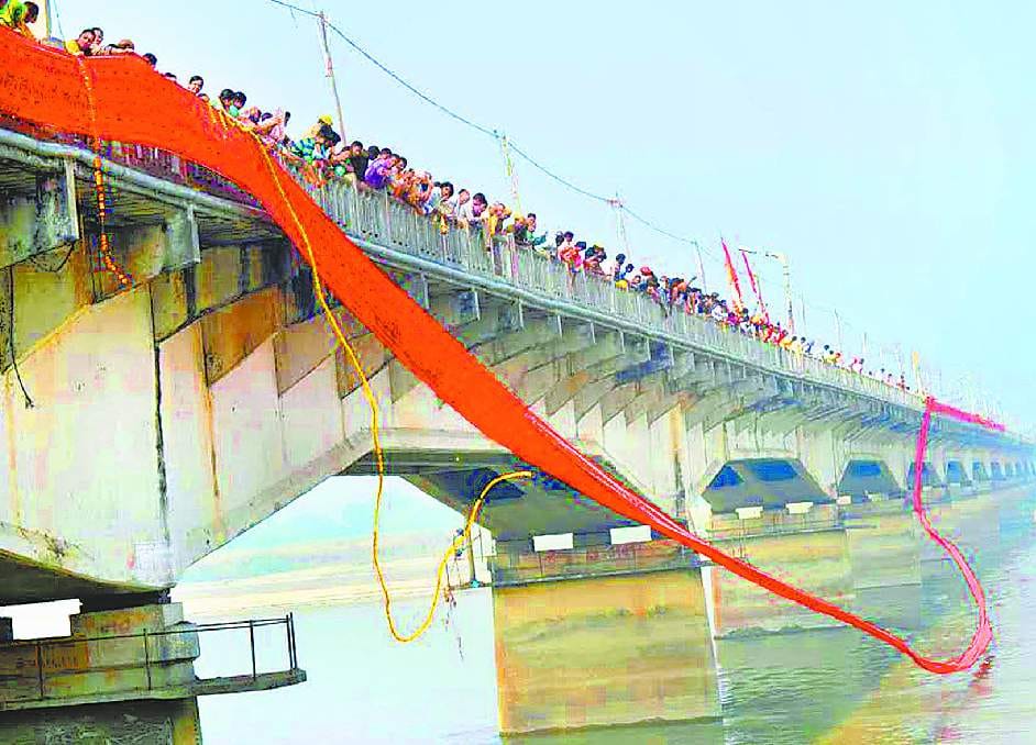 151 Chunri were offered to Sarayu 