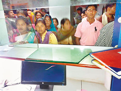 Broken glass counter cash, cashier's head burst