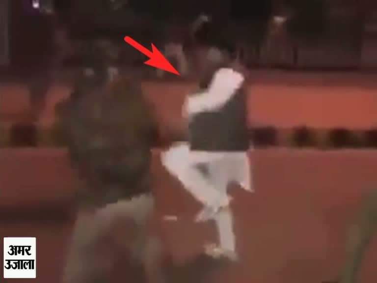 मंत्रीजी की पिटाई