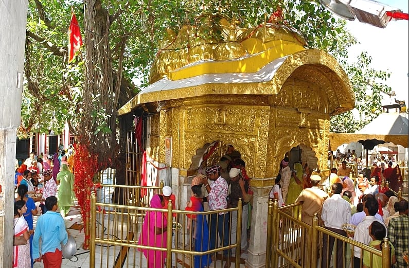illegal practice in chintpurni temple to change black money into white money
