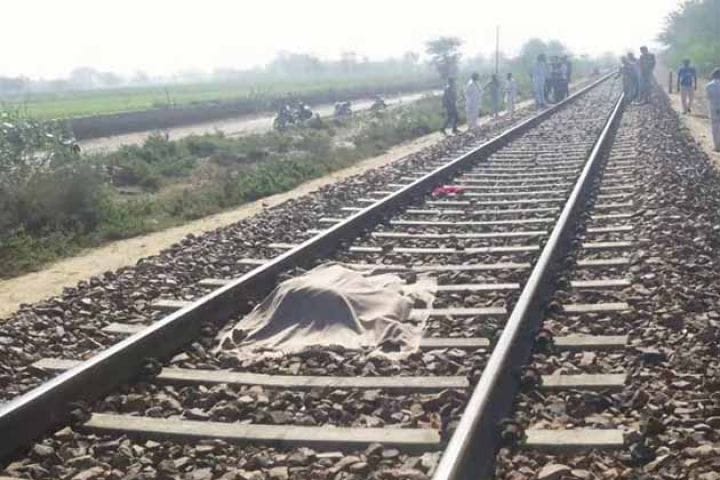 boy suicide at railway track after father anger 