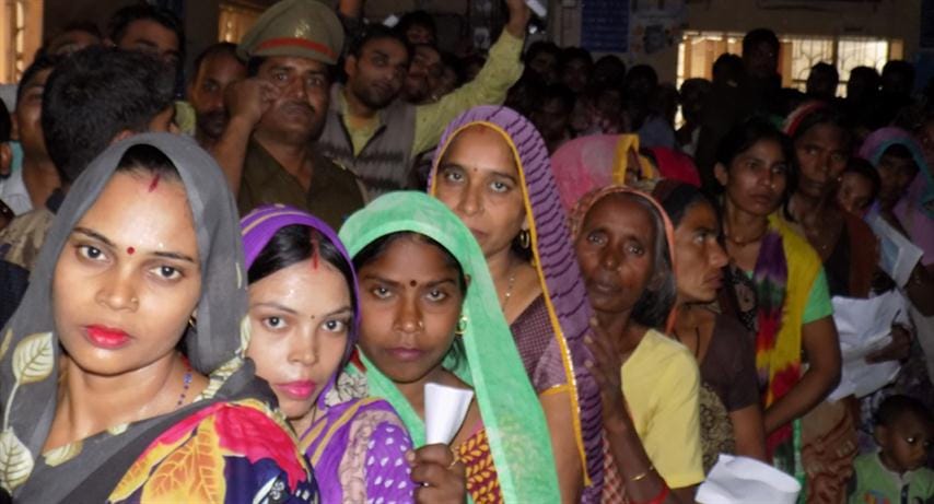 govt ban 500 and 1000 rupee note, people refusing to accept 10 rupee coin