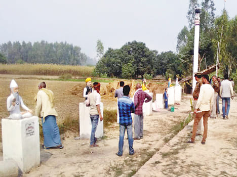 Miscreants broke statues of saints in the ashram began