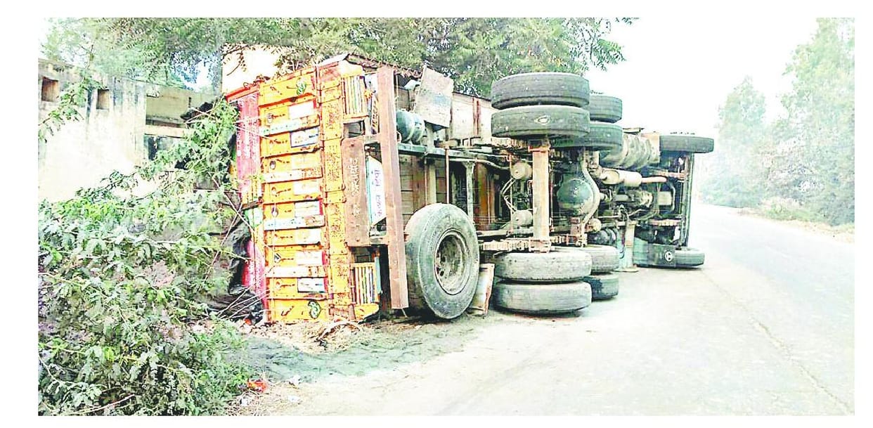 sand, truck, accident, kaithal, haryana