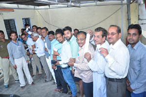 Electricity bill payment counter and lashed five hundred thousand notes