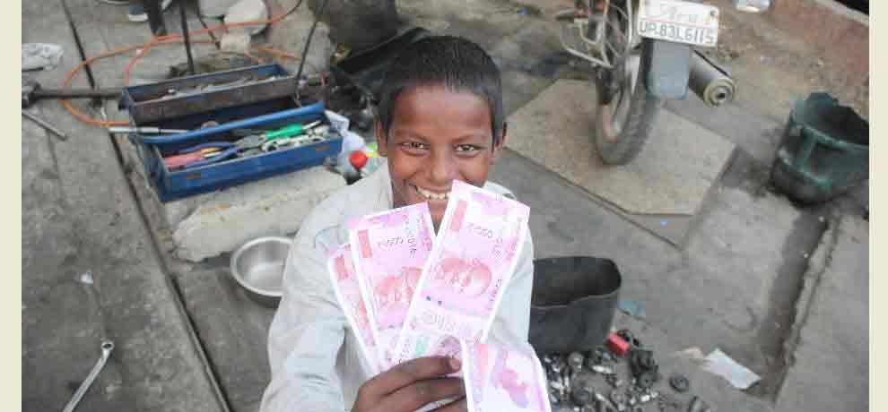 half note half paper got from atm in  noida bank refuses to accept