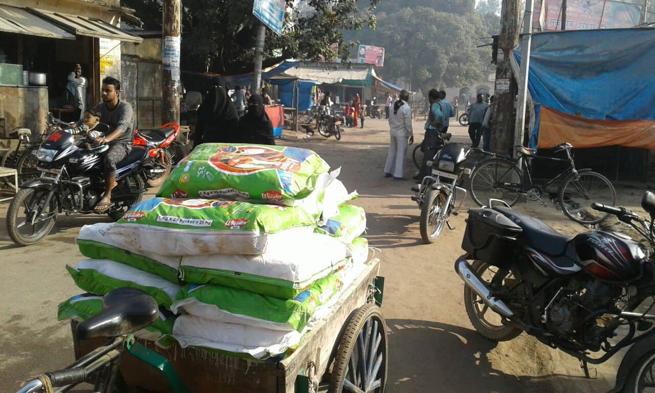 political leaders distributing salt after rumour