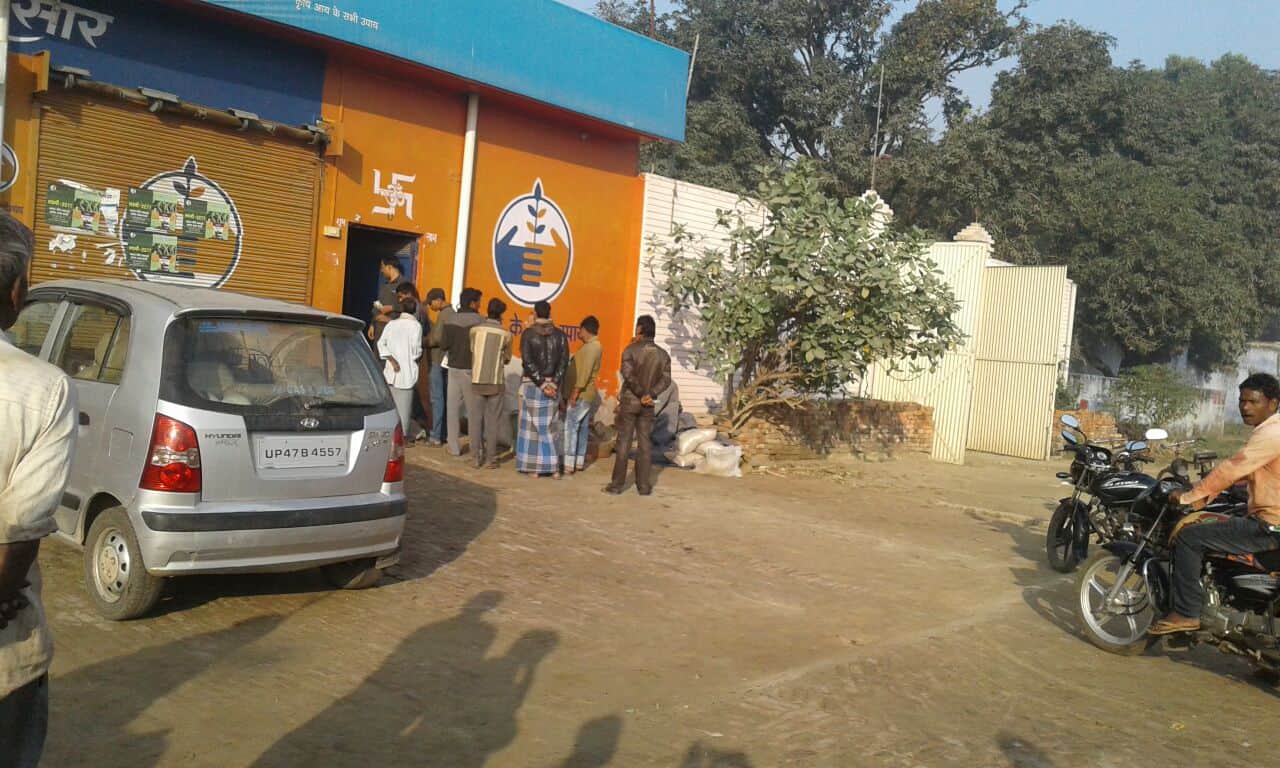 political leaders distributing salt after rumour