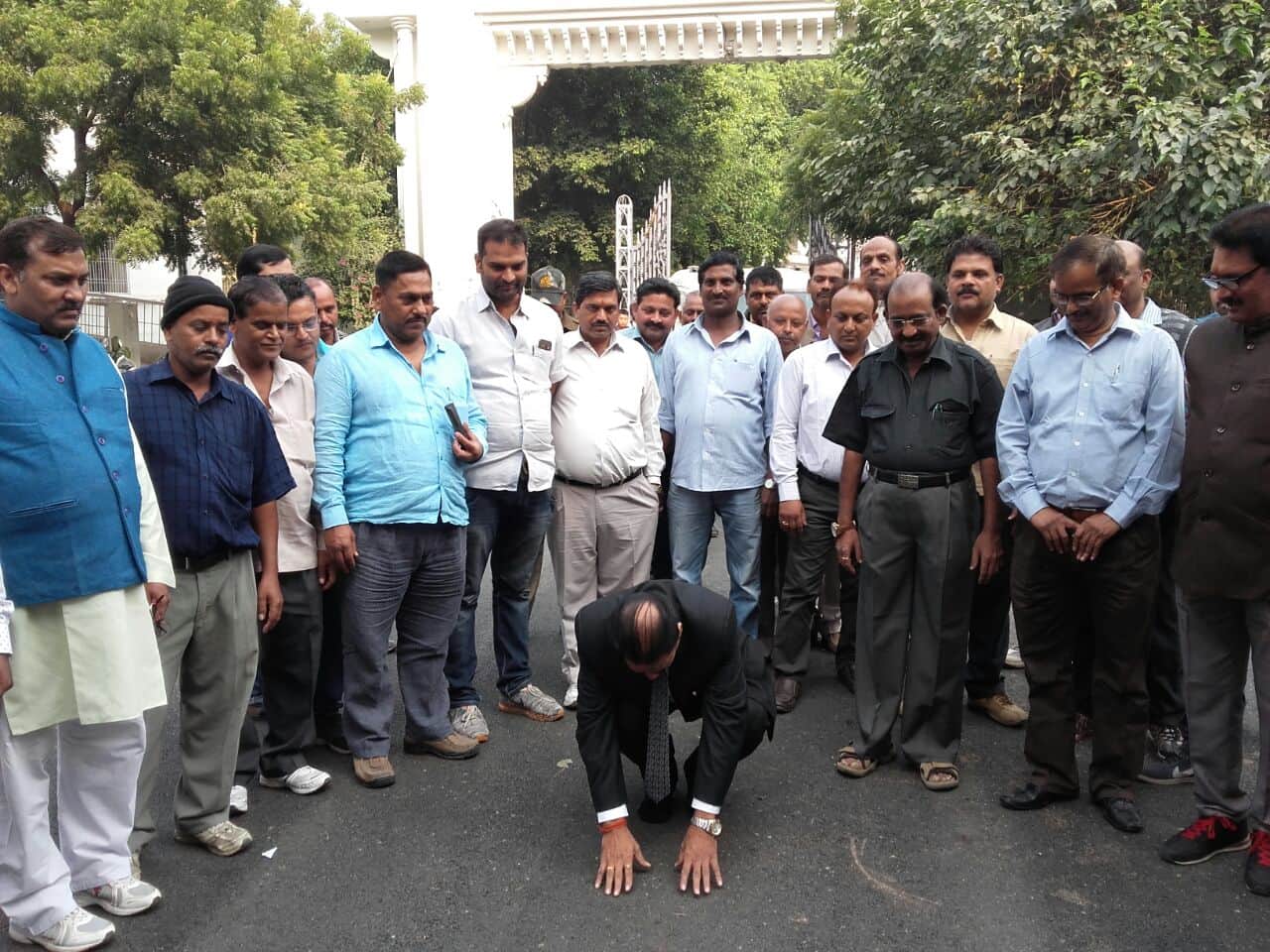 sp singh takes charge of new vice chancellor of lucknow university