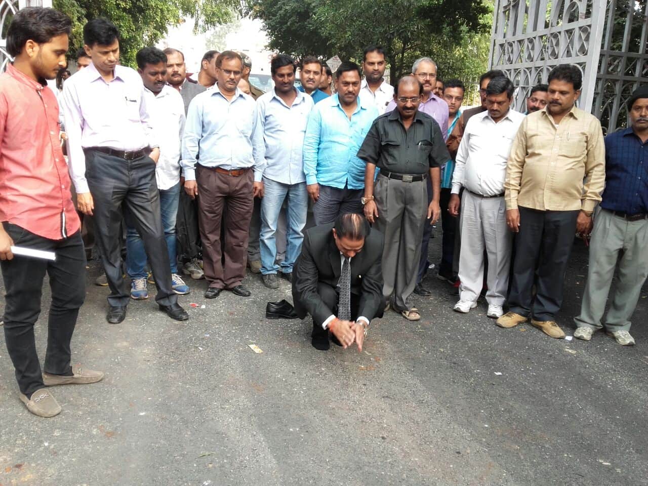 sp singh takes charge of new vice chancellor of lucknow university