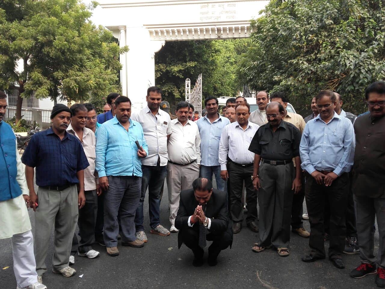 sp singh takes charge of new vice chancellor of lucknow university