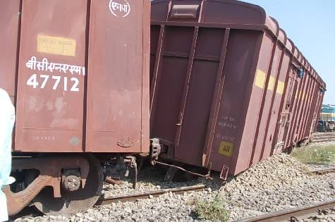 Track three coaches of train derail breakdown