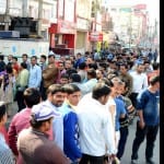 रुपये के लिए मारामारी 