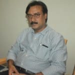 कालेधन के संदेह में संतकबीरनगर पुलिस ने गोरखपुर मेडिकल कॉलेज में सर्जरी के प्रवक्ता एवं चिकित्सक ओमप्रकाश सिंह के पास से 35 लाख रुपये की नकदी जब्त की है। 