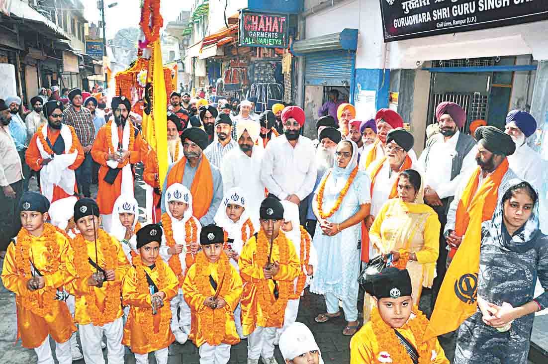 celebrate guru nanak prakashotsav