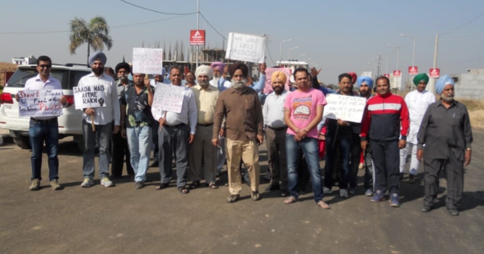 private builder, protest in mohali, mohali news