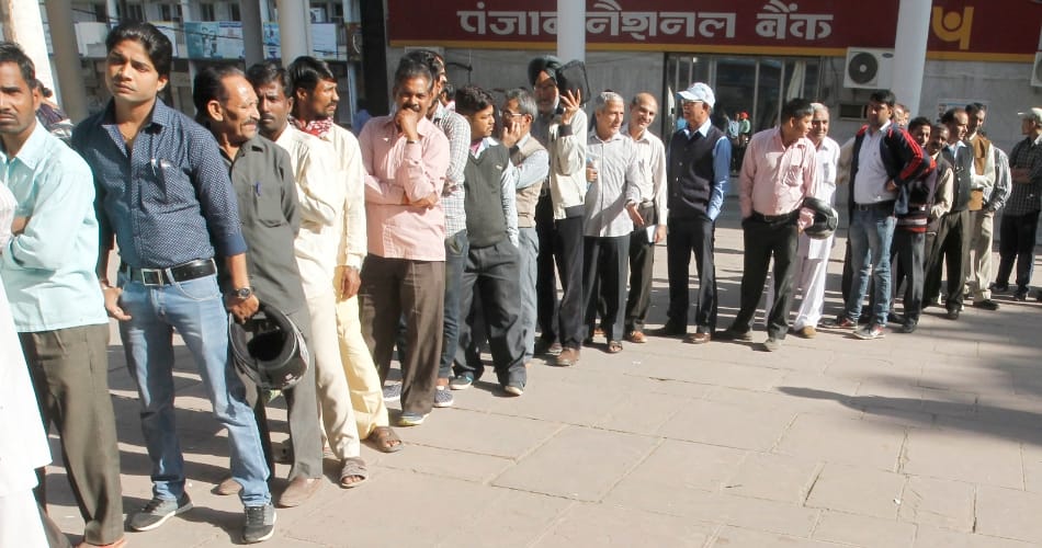 heavy rush outside chandigarh many banks, atm had no money