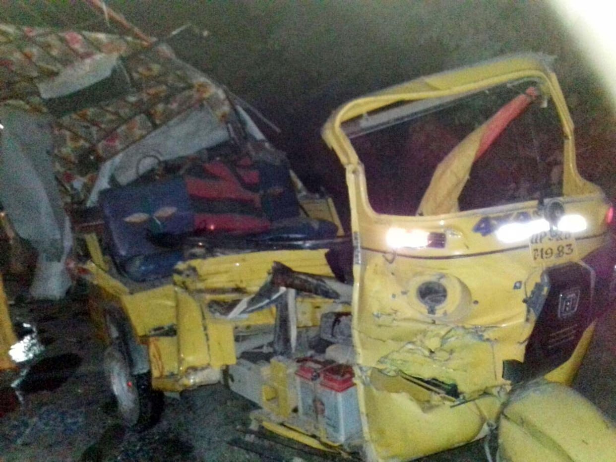 Two people died in accident in gonda