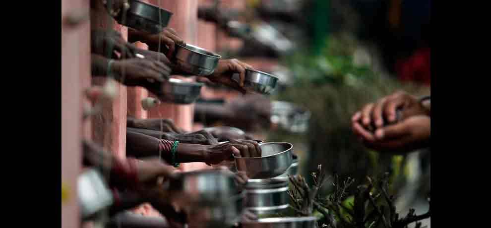 men beg on streets for luxurious lifestyle of netas