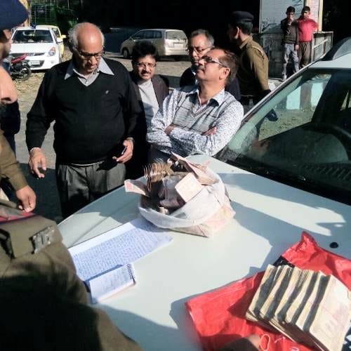 25 lakh Old Currency Notes Seized by Himachal Police at Chamba Himachal Pradesh