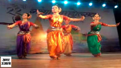 DANCERS PERFORM AT GANGA GHAT IN VARANASI