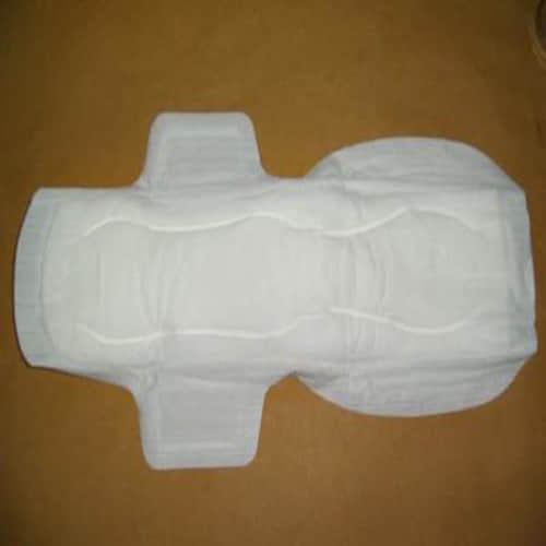 Woman Covers Boyfriend’s Car In Sanitary Napkins
