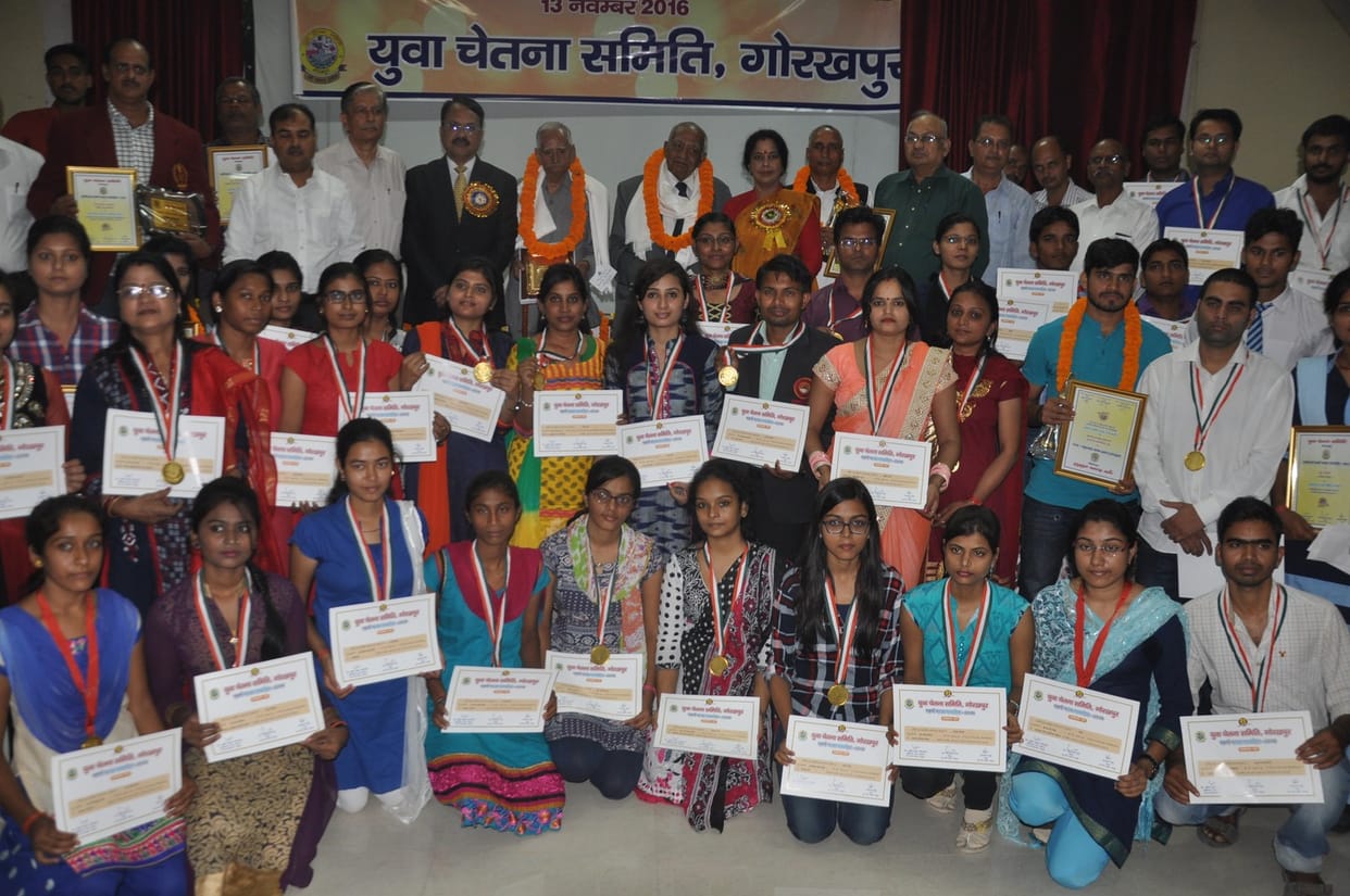 Students are honoured in gorakhpur university