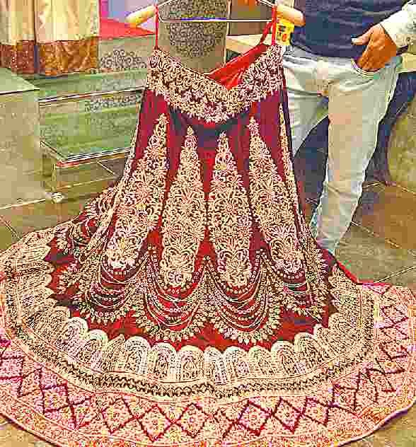 sava lakh ke lehege