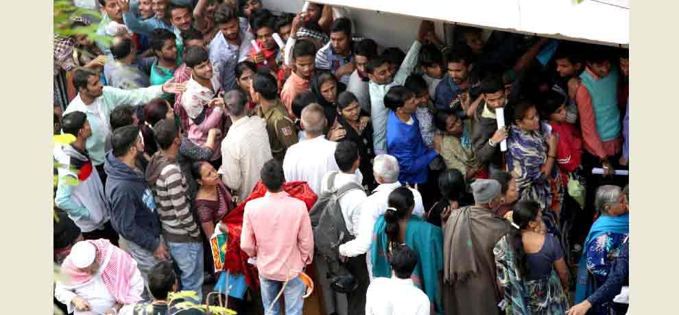 demonetization side effect: shopkeepers stops borrowing, even gas are shut in homes