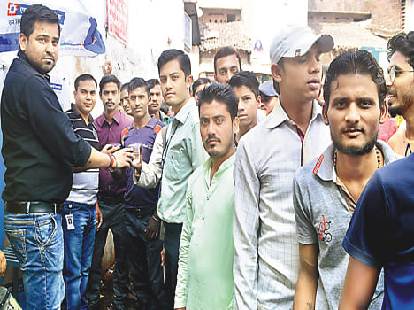Lined country, Prime Minister moved abroad