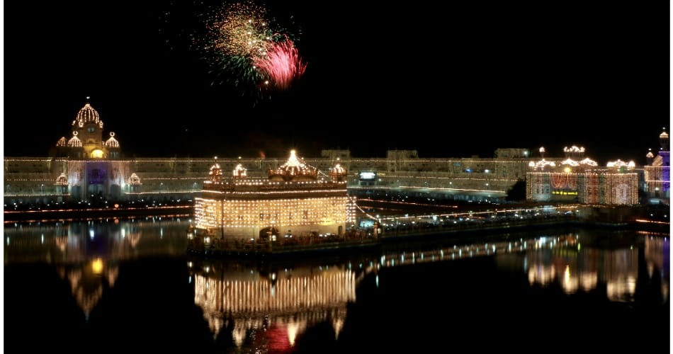Guru nanak jayanti celebrated at harmandir sahib amritsar