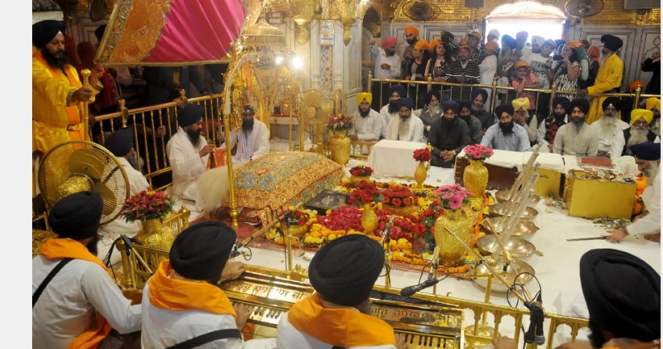 Guru nanak jayanti celebrated at harmandir sahib amritsar